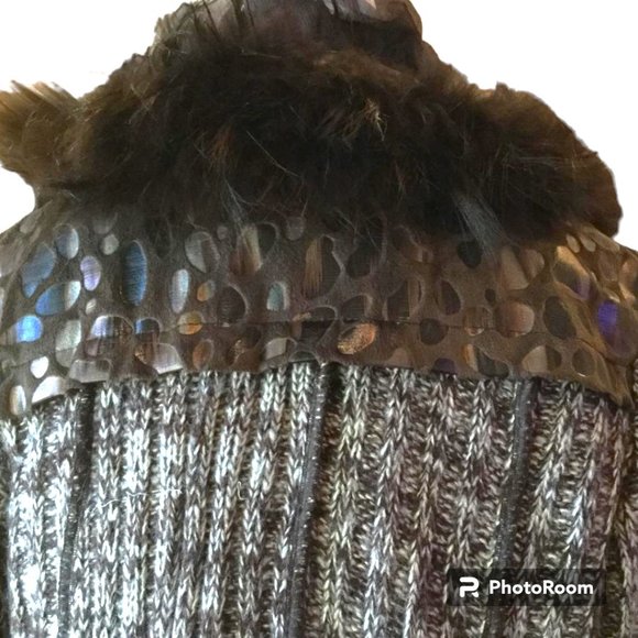 Gaby L. Eden Women's Raccoon Fur Trim Blazer - Picture 6 of 11